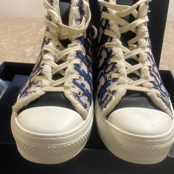 Dior sneakers size 44 blue white tan color in good condition  asking $600 - Picture 5 of 7